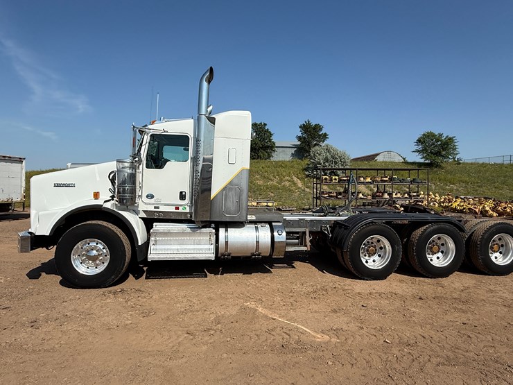 2014-kenworth-t800-image-6