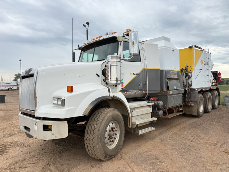 2014-western-star-4900-image-1