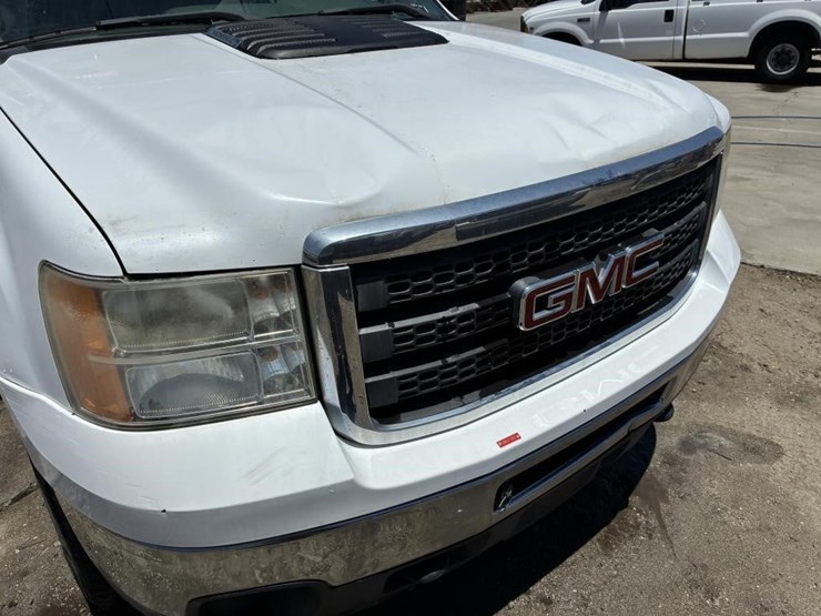 2012-gmc-sierra-2500-image-6