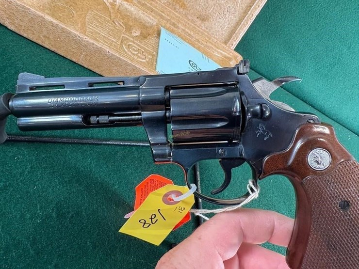 colt-diamondback-38spl-ctg-revolver-image-8