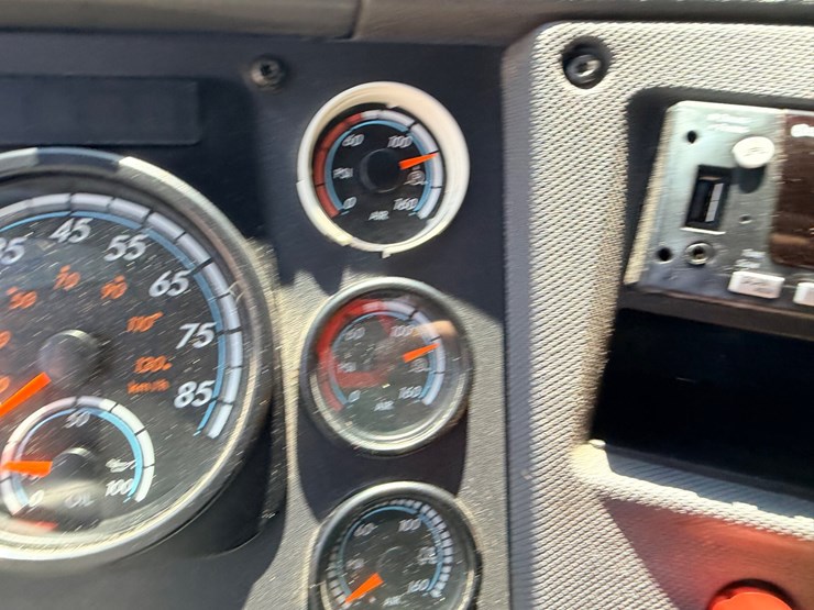 2016-freightliner-cascadia-125-image-112