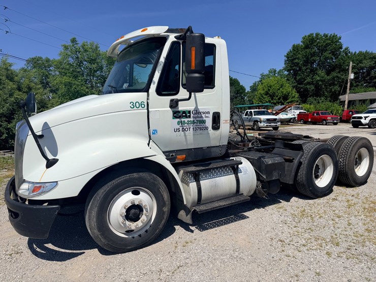 2006-international-8600-image-3