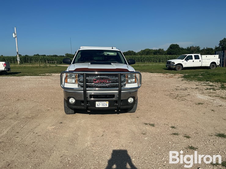 2012-gmc-sierra-2500-image-2