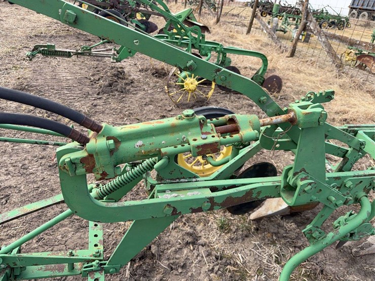 john-deere-no.-44-pull-type-two-bottom-plow-image-9