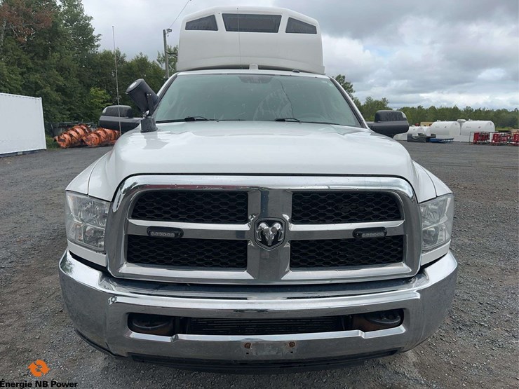 2018-dodge-3500hd-image-2