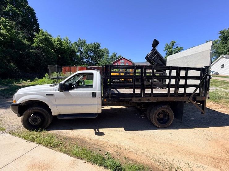 2003-ford-f550-image-2