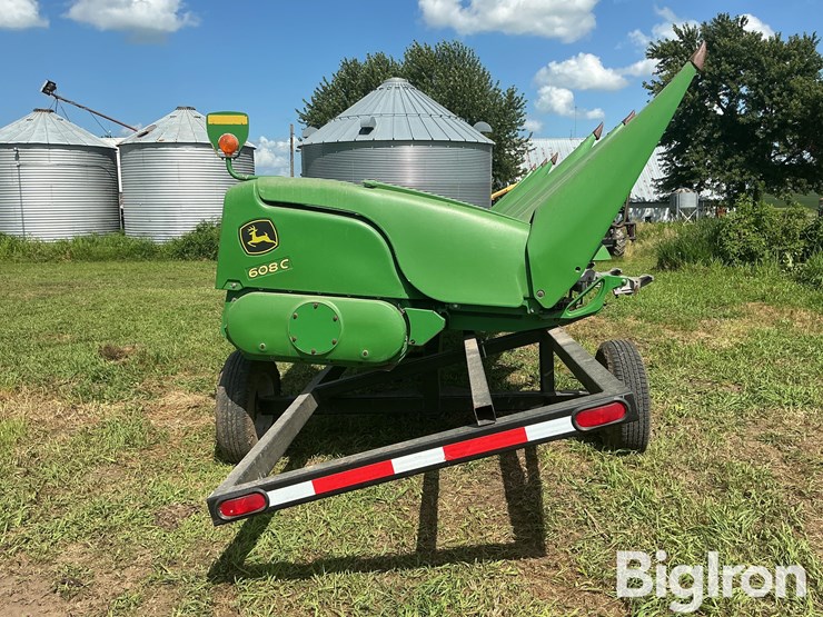 2011-john-deere-608c-image-4