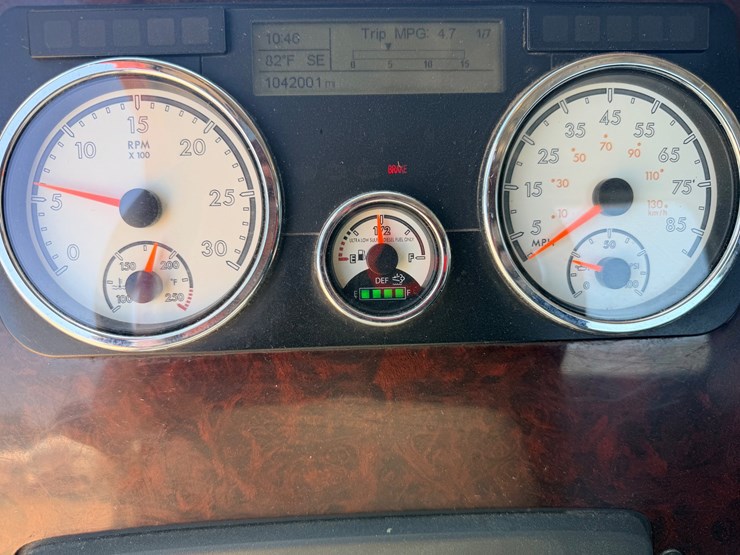 2016-freightliner-122sd-image-106