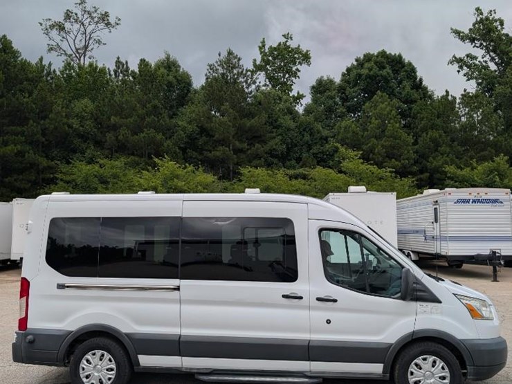2016-ford-transit-image-4
