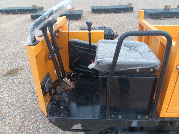 #l75-017-•-2026-future-j1500-crawler-dumper-image-12