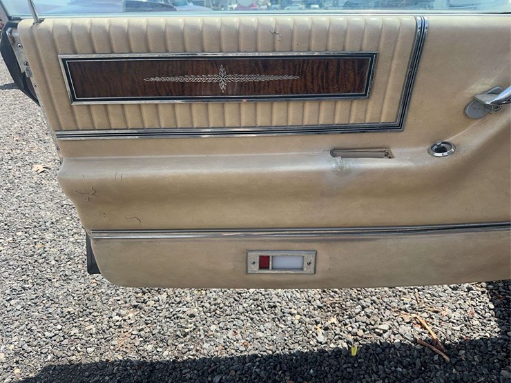 1966-ford-thunderbird-image-24