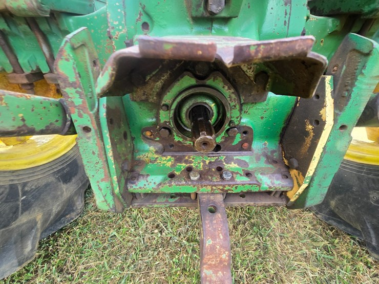 john-deere-2240-image-33