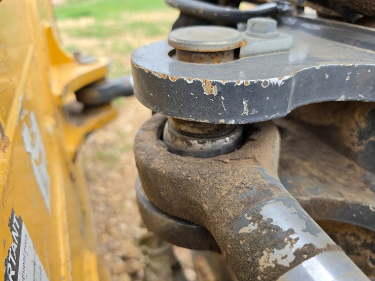 2015-deere-700k-image-108