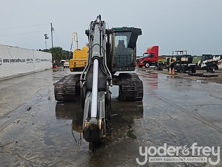 volvo-ec240b-lc-image-17