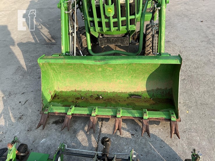2018-john-deere-1025r-image-9