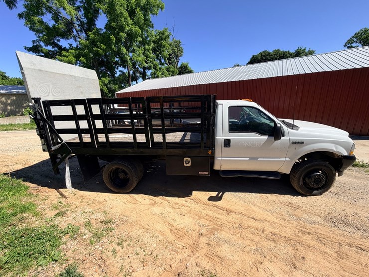 2003-ford-f550-image-8