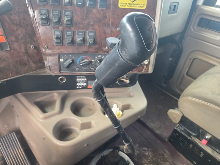 2005-international-9400i-image-49