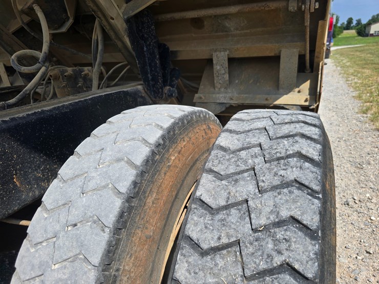 2002-mack-rd688s-image-60