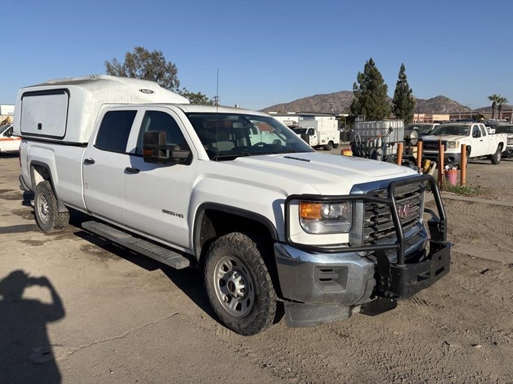 2015-gmc-sierra-3500hd-image-2