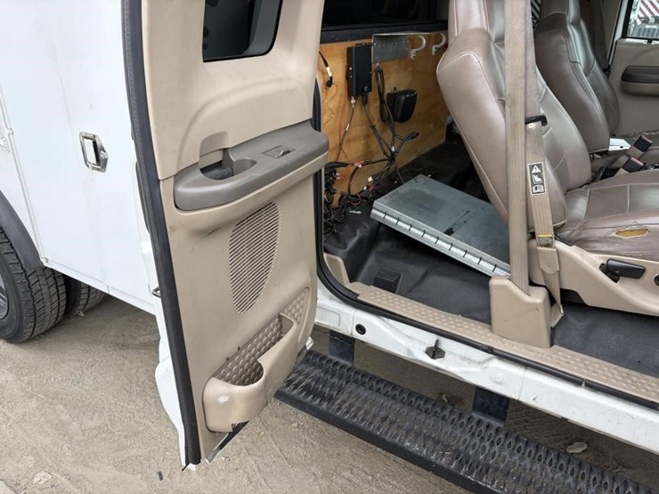 2003-ford-f450-image-11