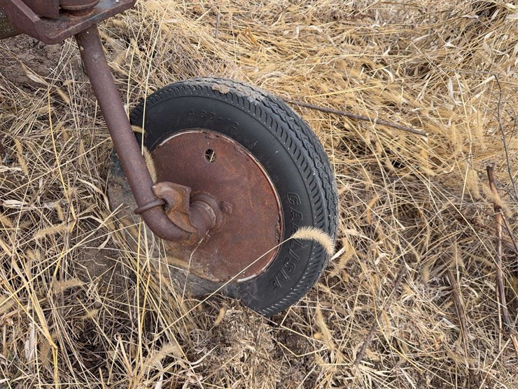 john-deere-pull-type-three-bottom-plow-image-27