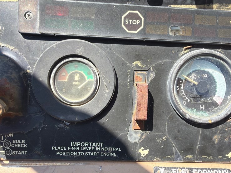 2000-deere-710d-image-30
