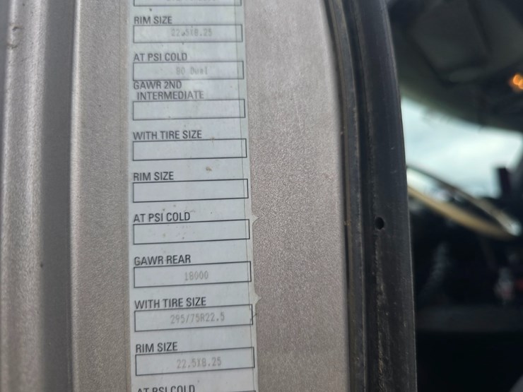 2010-kenworth-t2000-image-52