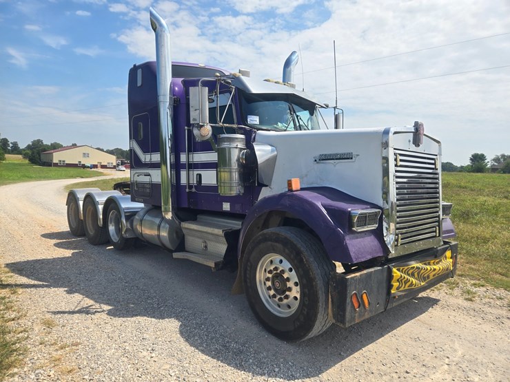 2006-kenworth-w900-image-23