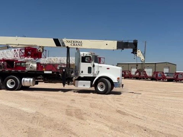 2010-peterbilt-367-image-13