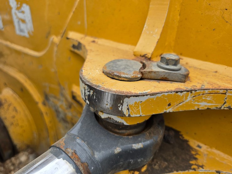 2015-deere-700k-image-92