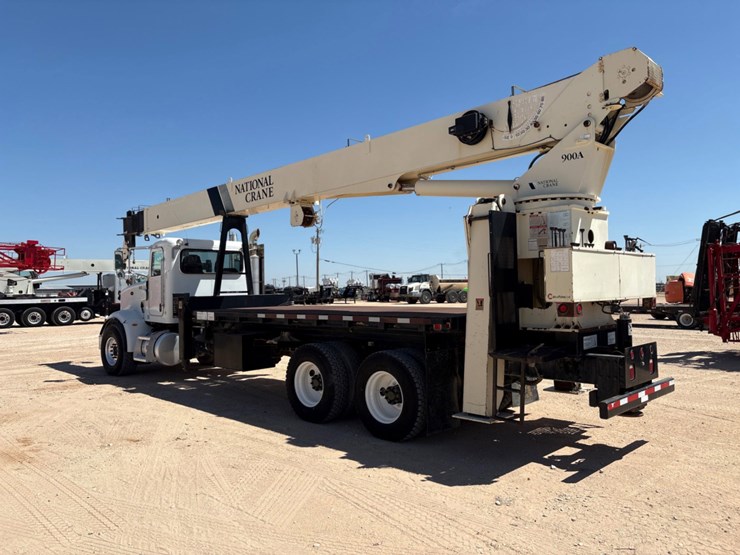 2010-peterbilt-367-image-4