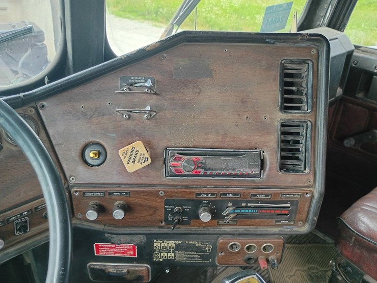 #24861-•-1988-freightliner-flc-dump-truck-image-70