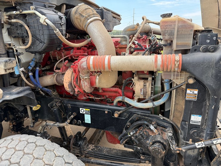 2017-kenworth-t880-image-41