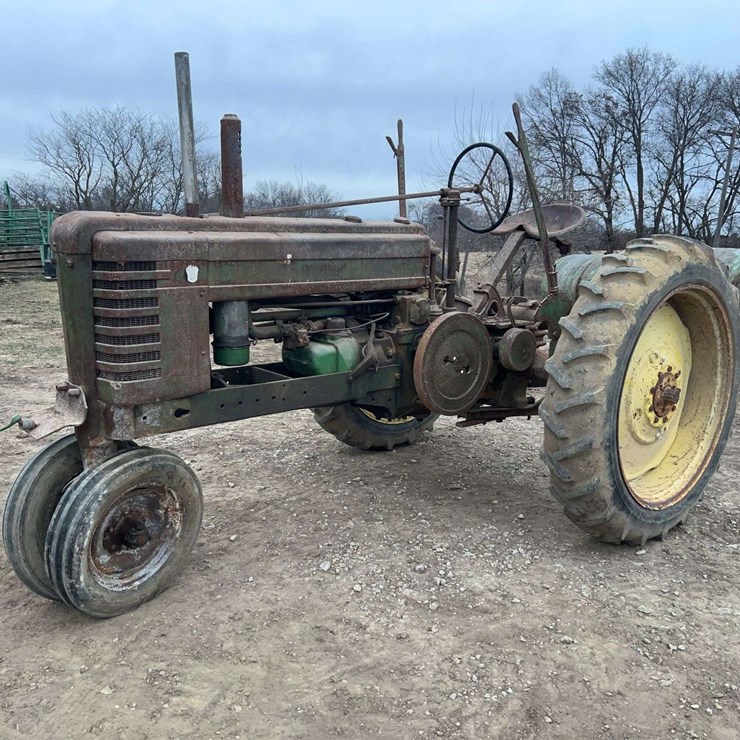 JOHN DEERE MODEL B