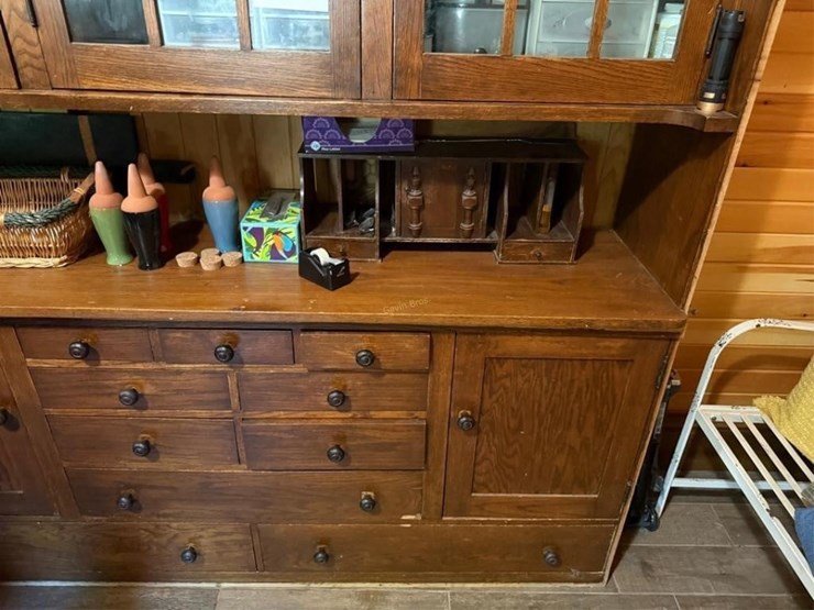 oak-mission-style-cabinet-w/glass-doors-image-7