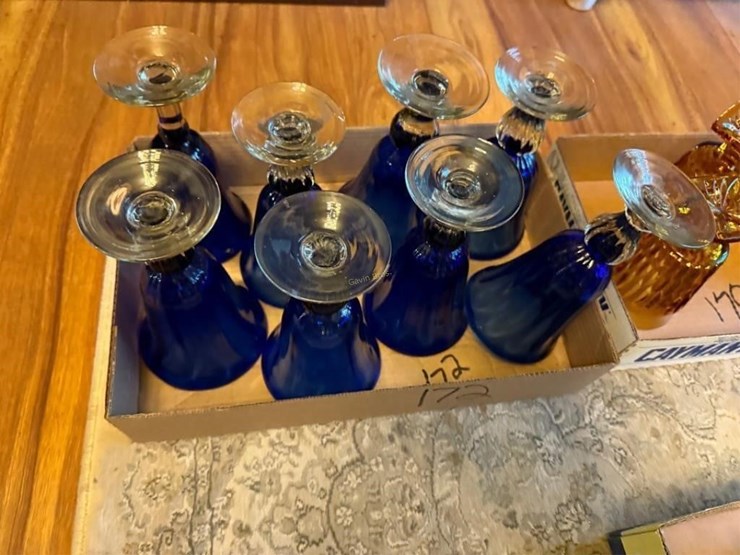 (8)-blue-stemware-glasses-image-3