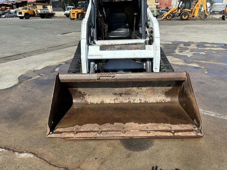 2011-bobcat-t190-image-7