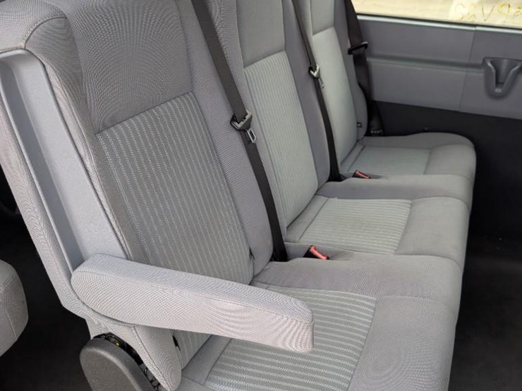 2016-ford-transit-image-17