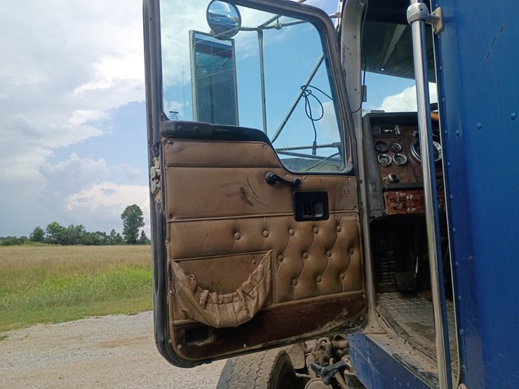 1999-kenworth-w900-image-38