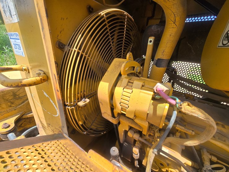 caterpillar-d6m-image-18