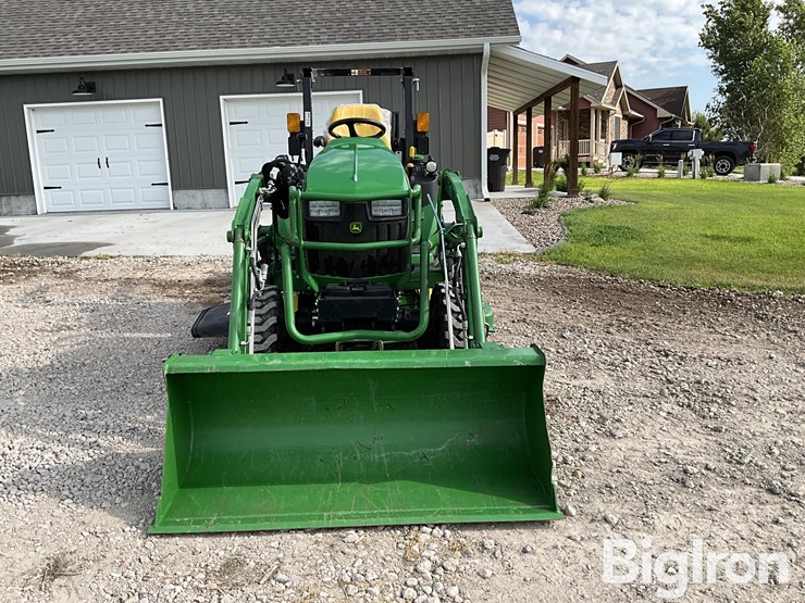 2023-john-deere-2025r-image-2