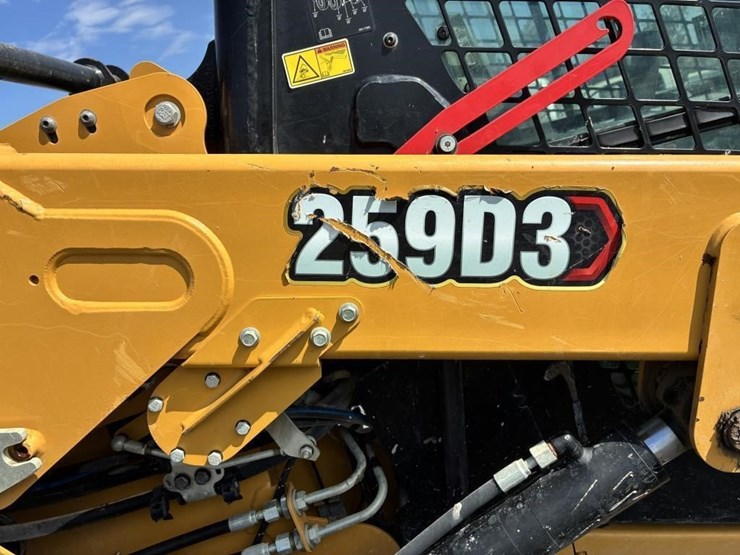 2023-caterpillar-259d3-image-12