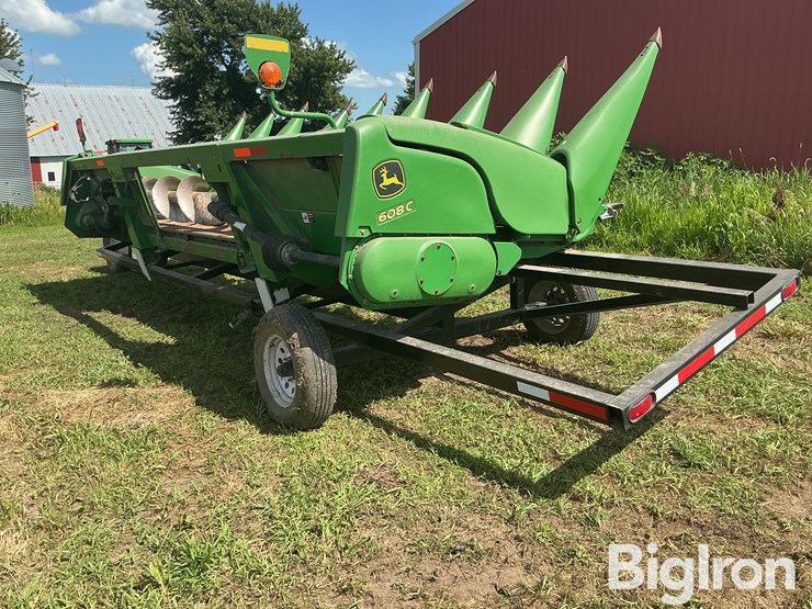 2011-john-deere-608c-image-5
