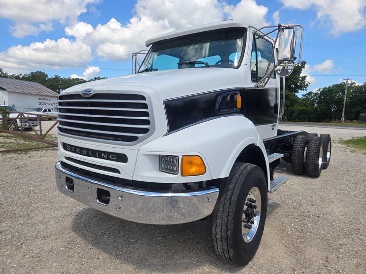 2005-sterling-l9500-image-1
