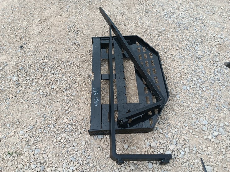 #l75-040-•-future-pallet-fork-skid-steer-attachment-image-5
