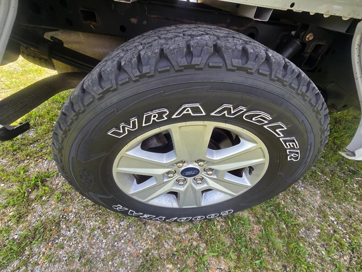 2019-ford-f150-image-60