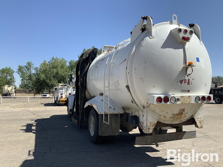 2004-peterbilt-330-image-7