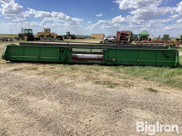 john-deere-230-image-6