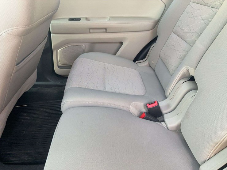 2012-ford-explorer-image-12