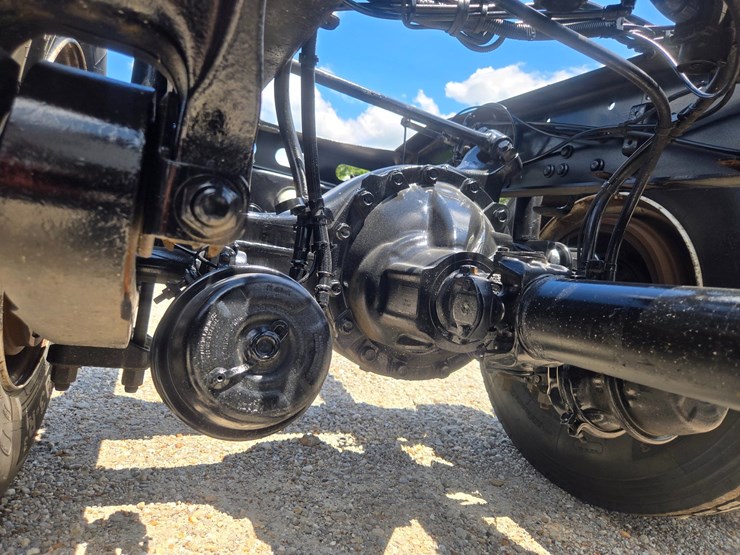 2018-freightliner-m2-106-image-67